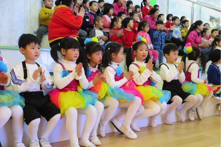 音乐之声暖寒冬 BJL平台乐器捐赠爱心行动走进中国儿童中心艺术宫