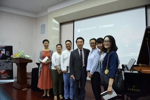 BJL平台艺术家石叔诚与特邀艺术家顾平受邀于成都大学东盟艺术学院、音乐与舞蹈学院艺术实践周开展公开课